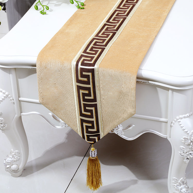 American-style Table Runner