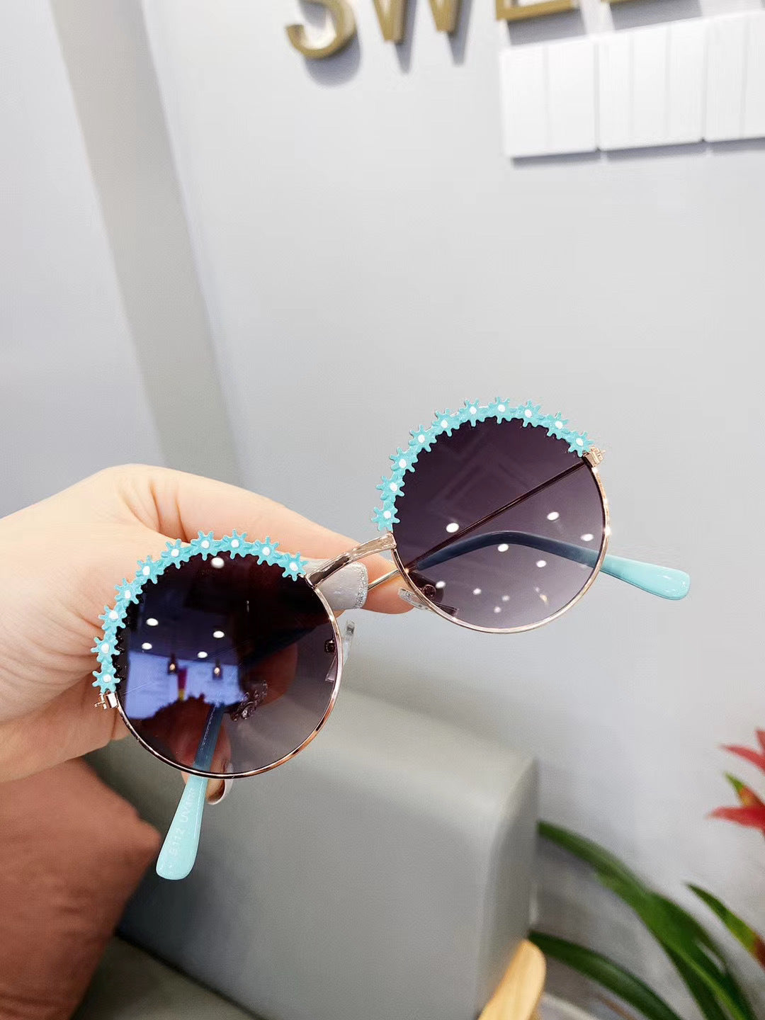 Children's Fashion Flower Metal Sunglasses