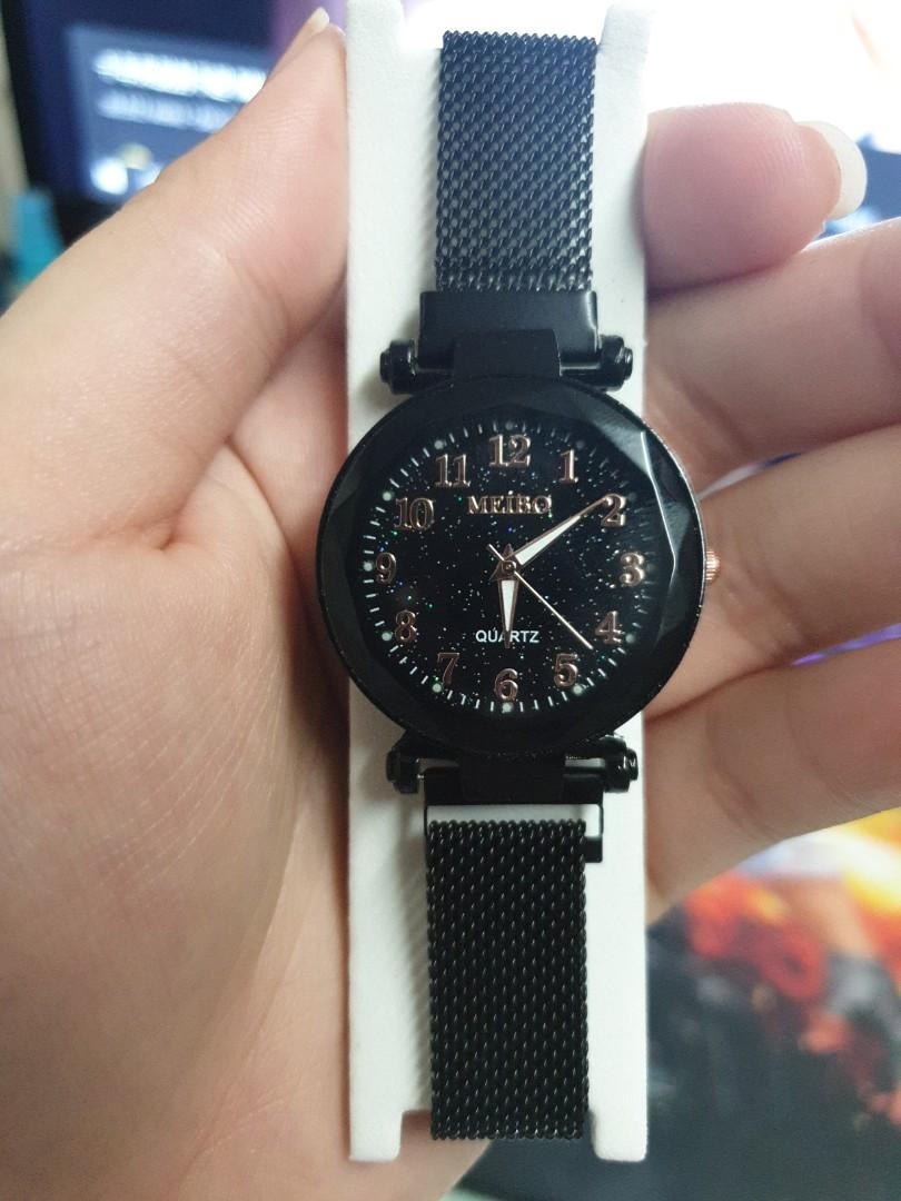 Women Magnet Wristwatch